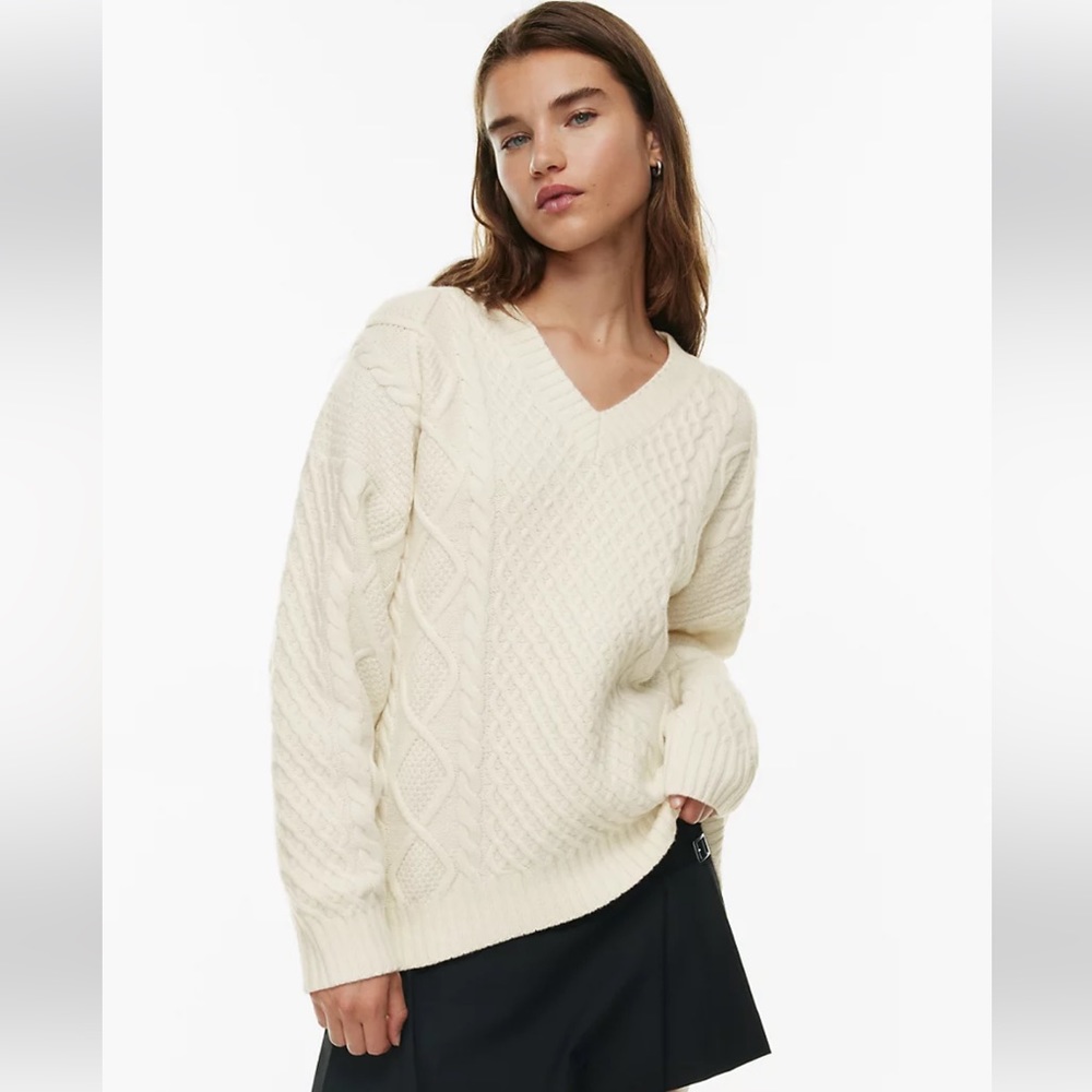 FALL🍁Aritzia Sunday Best Peggy V-Neck Sweater